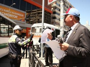 İşçiler 1 Mayıs Mitingi İçin Bildiri Dağıttı