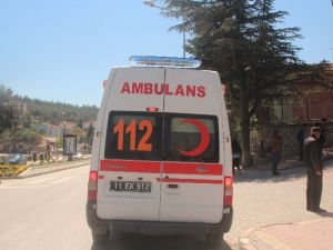 Elektrikli Motosikleti İle Kıza Çarpmamak İsterken Yaralandı