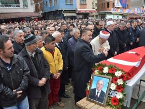 23 Nisan Töreninde Kalbi Duran Öğretmen Veysel Alan Son Yolculuğuna Uğurlandı