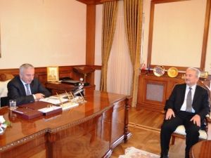 Vali Kamçı, TÜİK Yöneticilerini Ve Balkan Şampiyonlarını Kutladı