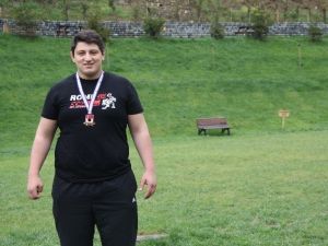 Genç Güreşçi Milli Takıma Girmeyi Hedefliyor