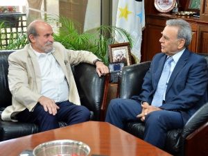 Aziz Kocaoğlu İle Ertuğrul Kürkçü Arasında ’Taht’ Diyaloğu