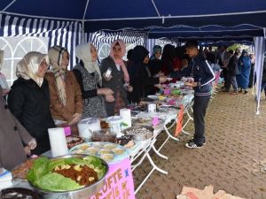 Siverek’te Kütüphaneler Yararına Kermes Düzenlendi