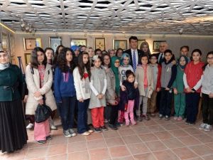 Kendileri Küçük, Yürekleri Büyük