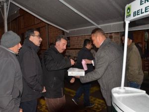 Ereğli Belediyesi Kandil Lokumu İkram Etti