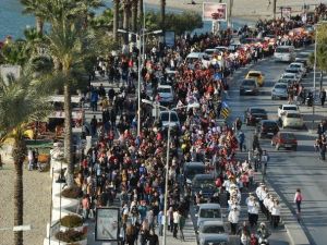 Kuşadası’nda Çocuk Bayramı Korteji