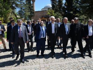 Eski Tff Başkanı Mehmet Ali Aydınlar Şeyh Edebali Türbesinin Ziyaret Etti