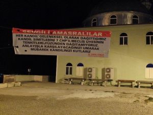 CHP’lilerin Kandil Simidi Dağıtımına Karşı Çıktığı İddiasına Başkandan Pankartlı Tepki