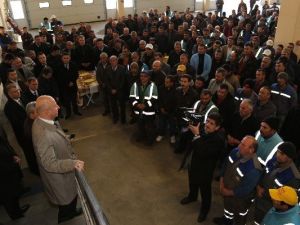 Çolakbayrakdar Atölyede İşçilerle Kahvaltı Yaptı