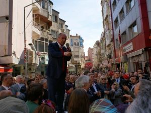 Chp’li İnce Vatandaşın Ayakkabısını Boyadı