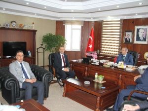 AK Parti Van Milletvekili Adayları Kayatürk Ve Alpaslan YYÜ Rektörü. Prof. Dr. Battalı Ziyaret Etti