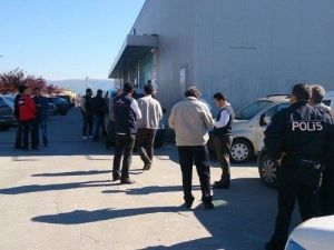 Marketten Hırsızlık Yapan Şahısları Çalışanlar Yakaladı