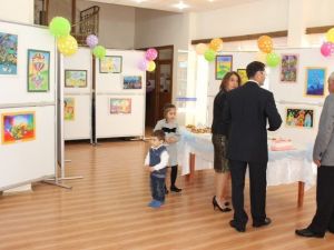 7 Yaşında İkinci Kez Resim Sergisini Açtı