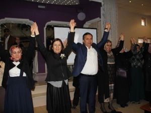 AK Partili Adaylar Kadınlarla Buluştu