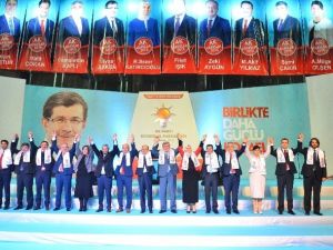 Ak Parti Kocaeli’de Adaylarını Görkemli Bir Törenle Tanıttı