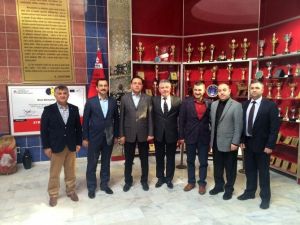 Siyasetçilerden Öğretmenlerine Ziyaret