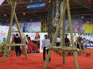 Minikler İzciliğin İnceliklerini Fuarda Öğreniyor