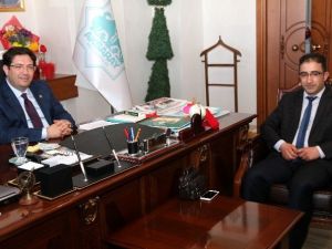 Başkan Yazgı’ya Teşekkür Plaketi