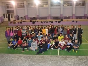 Cumhuriyet Anadolu Lisesi, Halk Oyunlarında Hedef Büyüttü