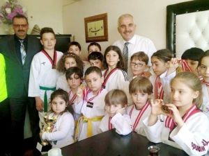 Minik Tekvandocular Teşekkür Turuna Çıktı