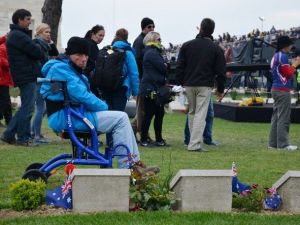 Avustralyalılar Dedelerinin Mezarında