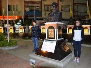 Şehitlerinin Anısına Sabaha Kadar Nöbet Tuttu