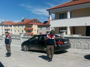 Yaylakent Belediye Başkanının Aracı Kurşunladı