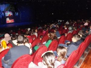 Tiyatro Şenliklerine Yoğun İlgi