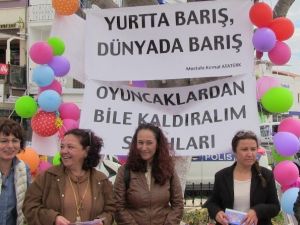 Silahları Bırakıp Kitap Aldılar