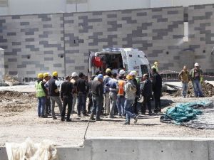 İnşaattan Düşen İşçi Yaralandı