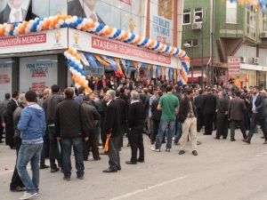 Ak Parti Ataşehir Seçim Koordinasyon Merkezinin Açılışın, Ak Parti İl Başkanı Temurci Yaptı