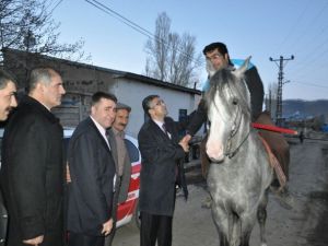 MHP Adaylarını Atlı Cirit Ekipleri Karşıladı