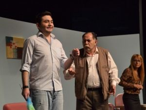 “Yalancı Aranıyor” İsimli Tiyatro Oyununa Büyük İlgi