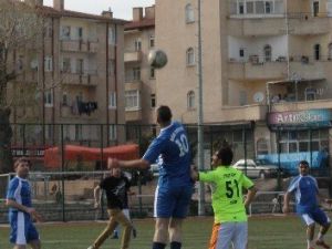 Emniyet Mensupları İle Basın Mensupları Dostluk Maçında Buluştu