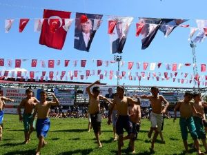 Kahramaraş’ta Kutlu Doğum Şalvar Güreşi Festivali