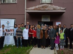 Kadın İçin Teknoloji Eğitimi Alan Kadınlara Sertifika Verildi