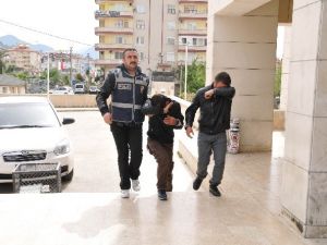 Alanya’da Motosiklet Hırsızları Yakalandı