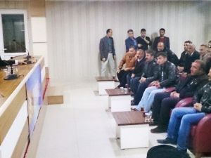 AK Parti Adayları İş-kur İşçileriyle Bir Araya Geldi