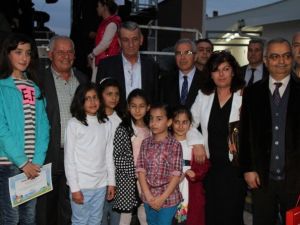 Çizgilerle ‘Sev Kardeşim’ Dediler