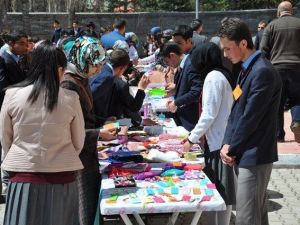 Kardeş Okul Yararına Kermes