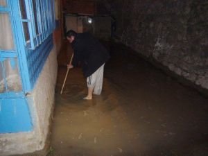 Yozgat’ta Yağmur Yağmadan Evler, Cadde Ve Sokaklar Su Altında Kaldı