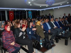 Sağlık-sen Ebeler Gününü Kutladı