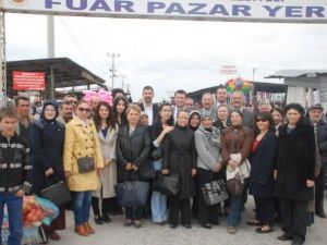 Parsak Pazar Yerinde Esnaf Ve Vatandaşlarla Bir Araya Geldi