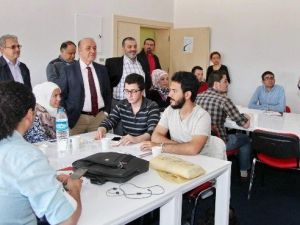 Türk Ve Suriyeli Gençlere Girişimcilik Eğitimi
