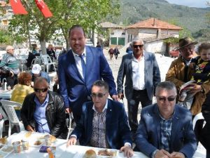 Edremit’in Narlı Mahallesinde Hayır Yemeği Yapıldı