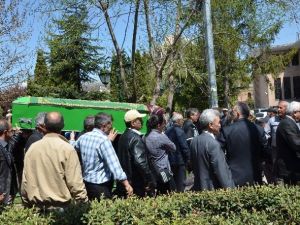 Anne Ve Kızına Hazin Tören