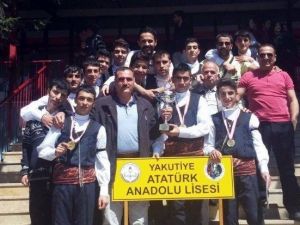 Atatürk Anadolu Lisesi Halk Oyunlarında Türkiye Şampiyonu Oldu