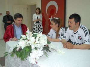 Beşiktaşlı Başkan, Beşiktaşlı Çiftin Nikahını Kıydı