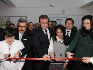 Tuzla Belediyesi’nden Her Okula Dijital Kütüphane