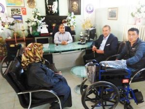 Besni Asd’den, Tekerlekli Sandalye Yardımı